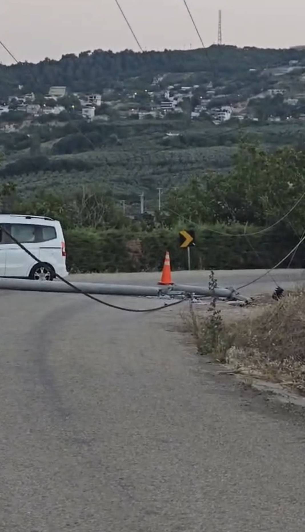 Trajik olay! Kaza sonrası yardıma koşarken akıma kapılarak öldü 5